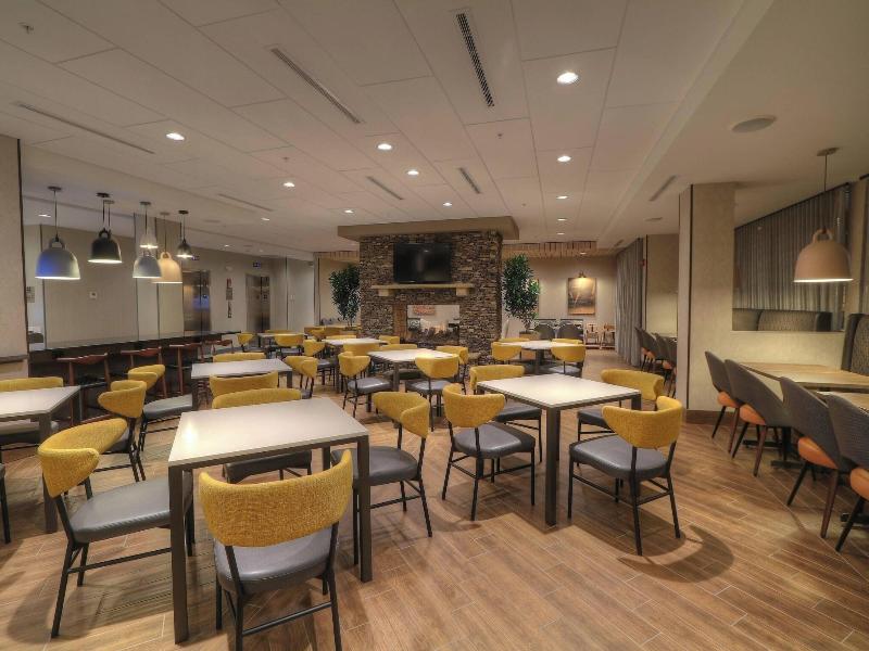 Fairfield Inn & Suites Gatlinburg Downtown — photo 76