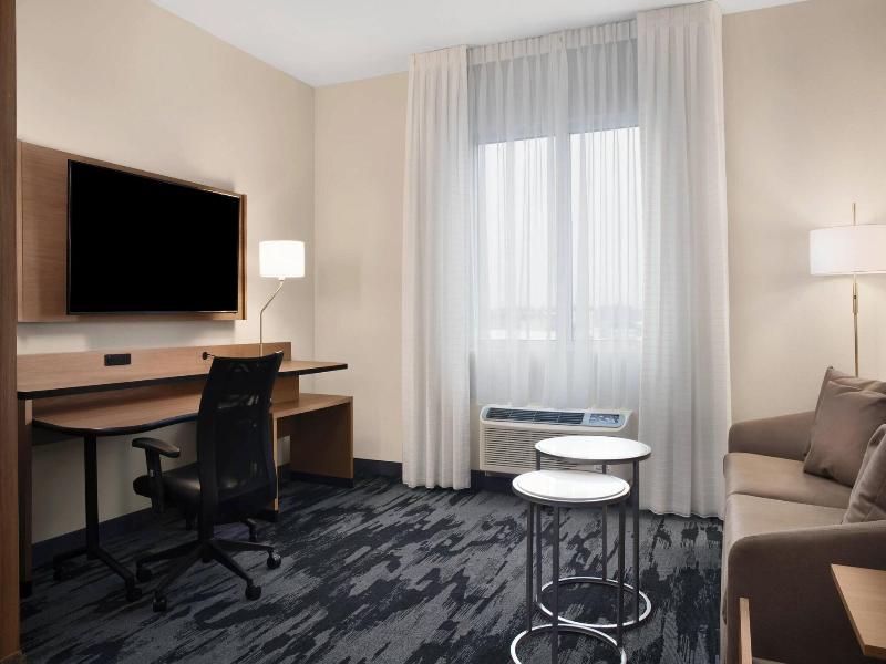 Fairfield Inn &Suites Daytona Beach Speedway/Airpt image