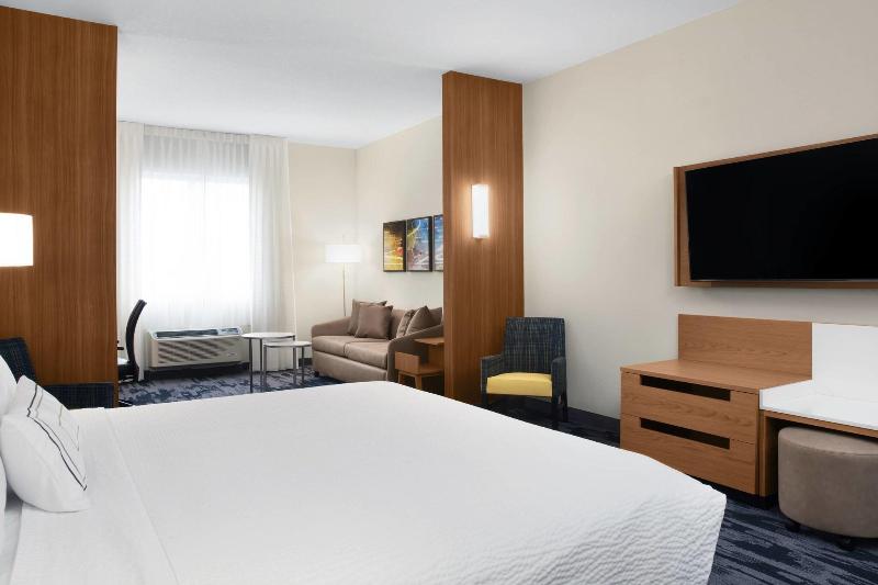 Fairfield Inn &Suites Daytona Beach Speedway/Airpt image