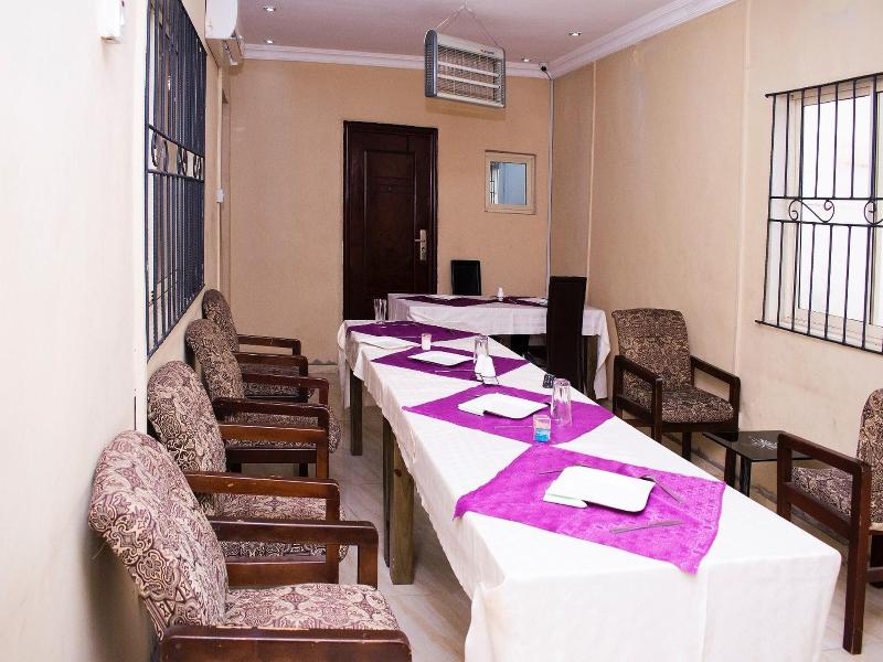 Maxton Suites Magodo image