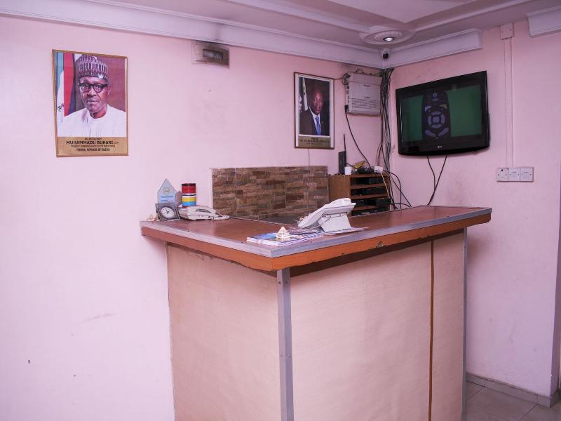 Maxton Suites Magodo image