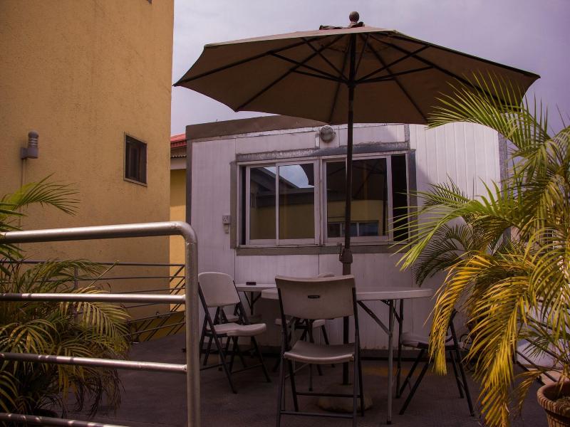 Deen Apartment Services image