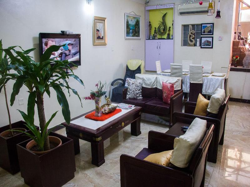 Deen Apartment Services image