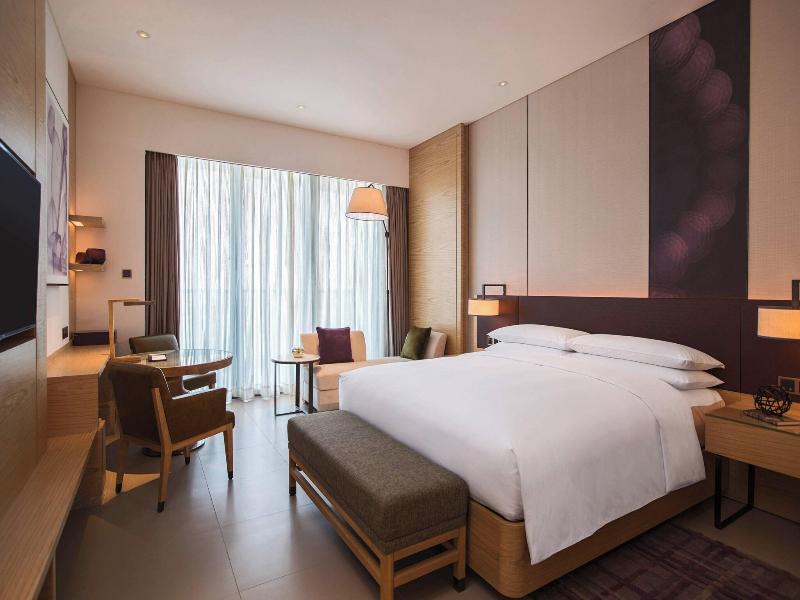 DOUBLE CLUB KING BED — photo 5