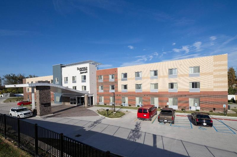 Fairfield Inn & Suites Detroit Macomb image