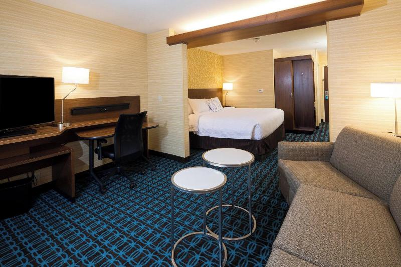 Fairfield Inn & Suites Detroit Macomb image