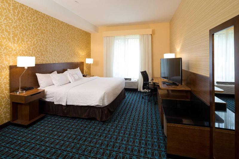 Fairfield Inn & Suites Detroit Macomb image