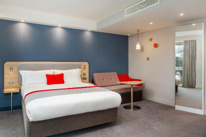 Holiday Inn Express Dublin City Centre image