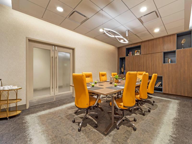 Cambria Hotel Philadelphia Downtown Center City image