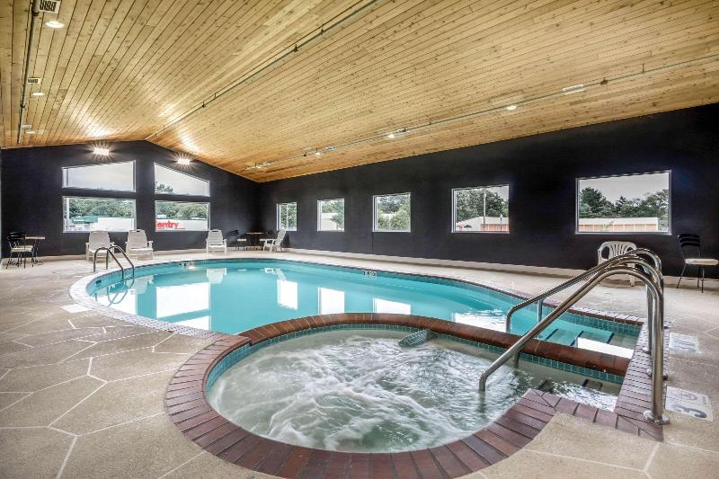 Quality Inn Redgranite image