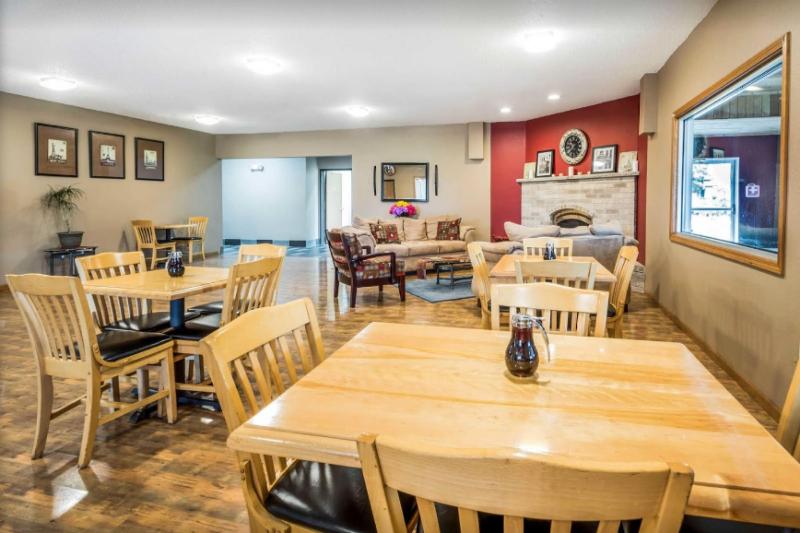 Quality Inn Redgranite image