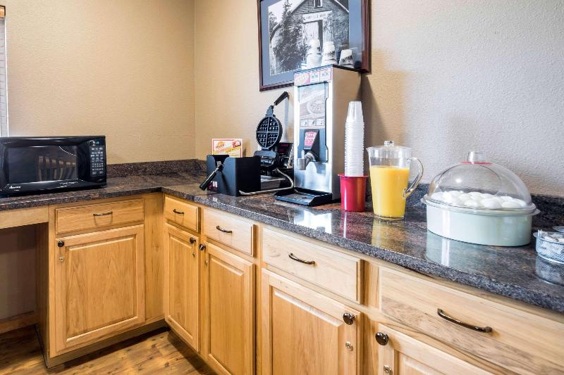 Quality Inn Redgranite image