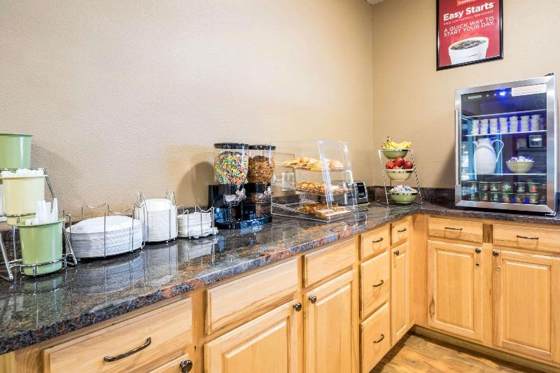 Quality Inn Redgranite image