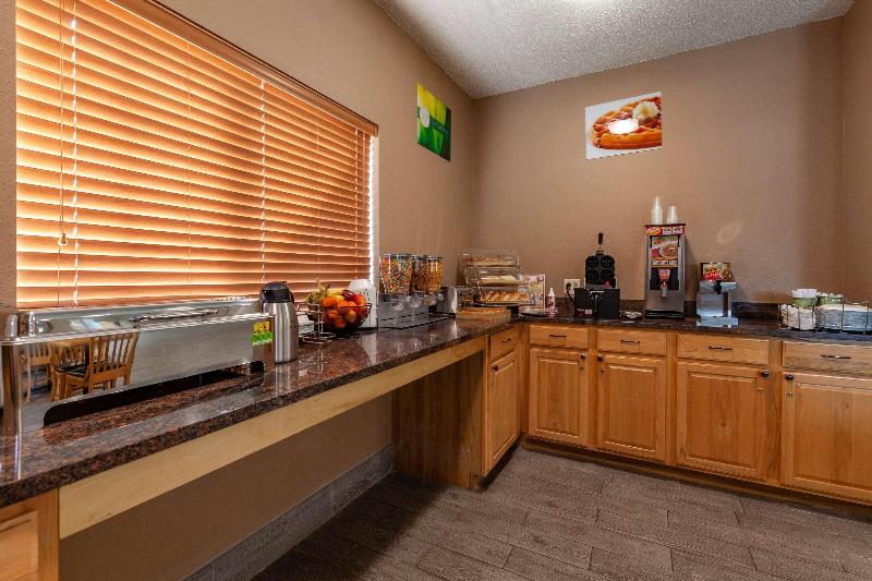 Quality Inn Redgranite image