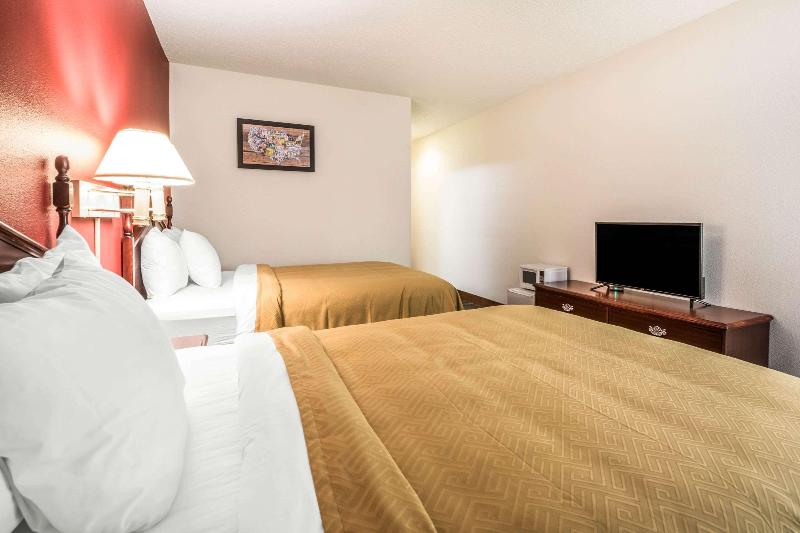 Quality Inn Redgranite image