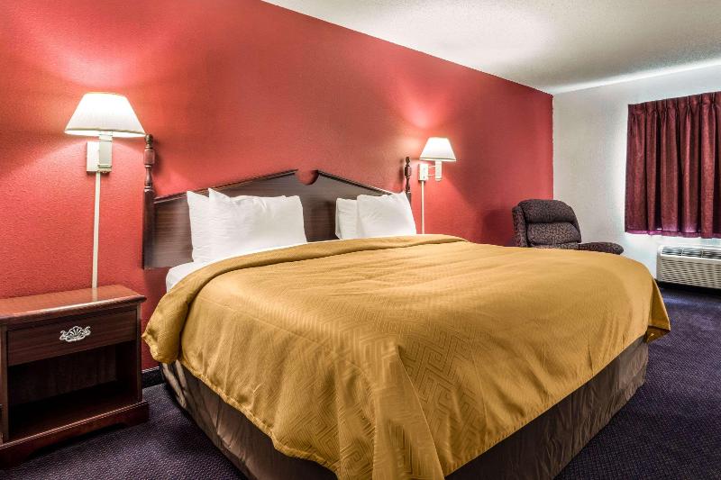 Quality Inn Redgranite image