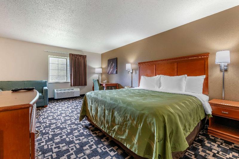 Quality Inn Redgranite image