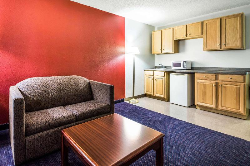 Quality Inn Redgranite image