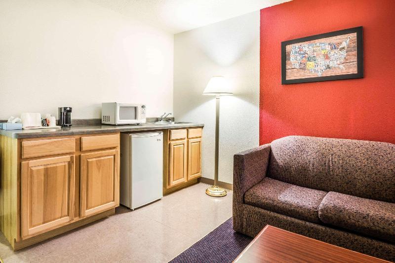 Quality Inn Redgranite image