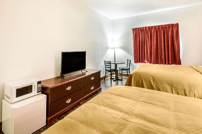 Quality Inn Redgranite image