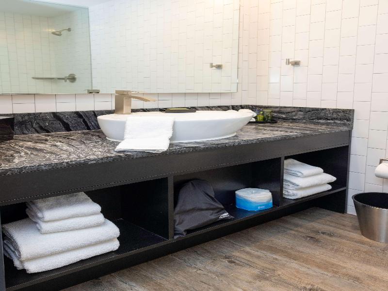 Lorenzo Hotel Dallas Tapestry Collection by Hilton image