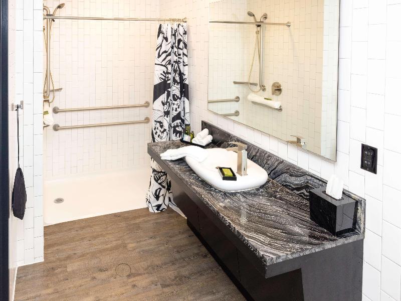 Lorenzo Hotel Dallas Tapestry Collection by Hilton image