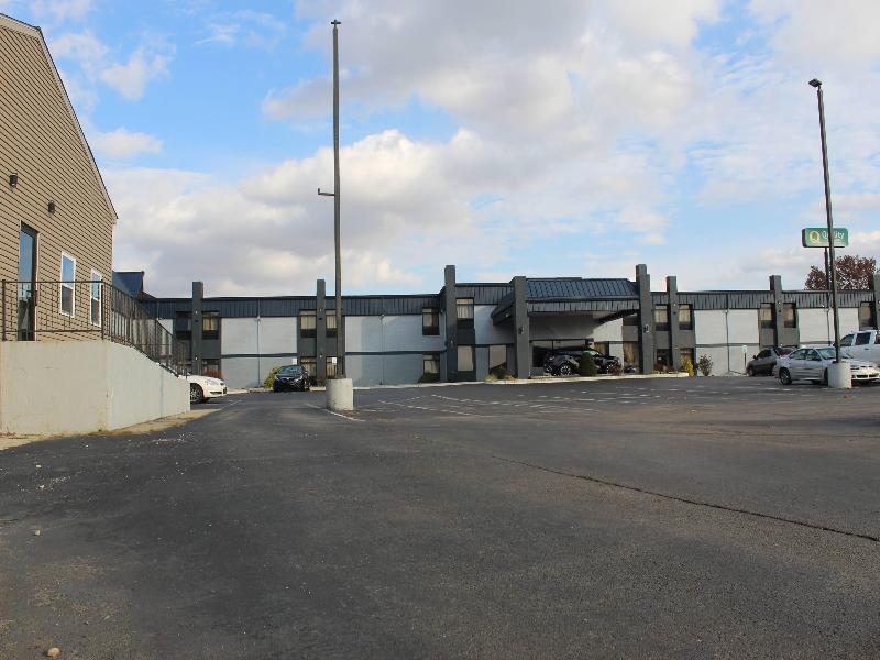 Suites Muncie I-69 image