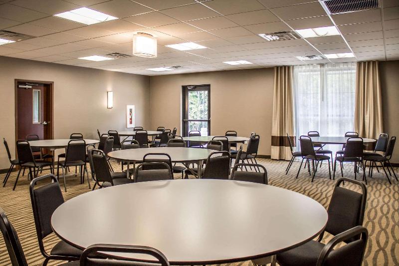 Comfort Suites Hartville-North Canton image