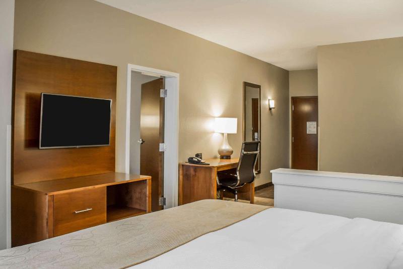Comfort Suites Hartville-North Canton image