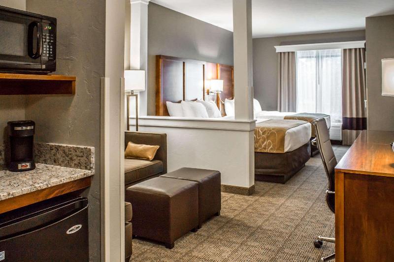 Comfort Suites Hartville-North Canton image