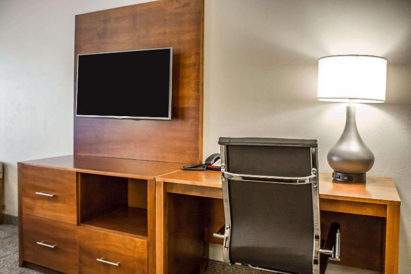 Comfort Suites Hartville-North Canton image