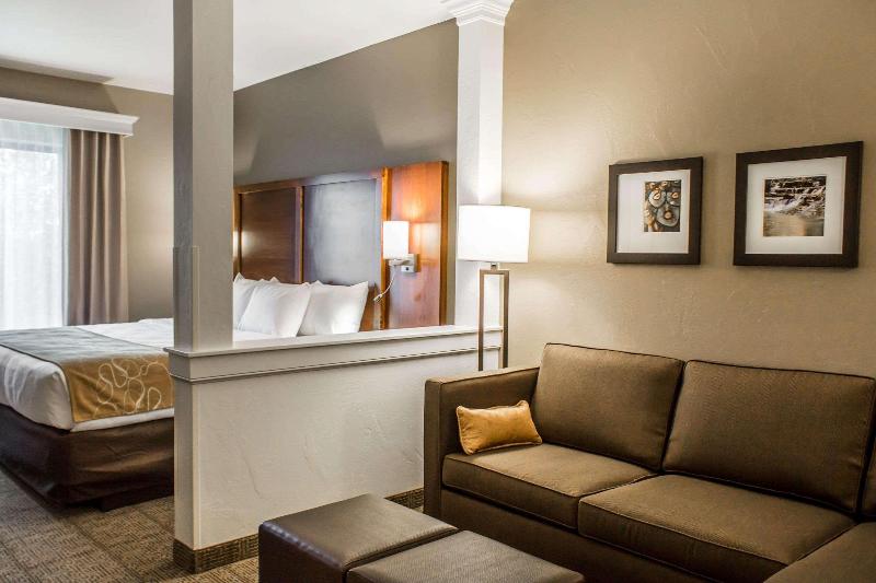 Comfort Suites Hartville-North Canton image
