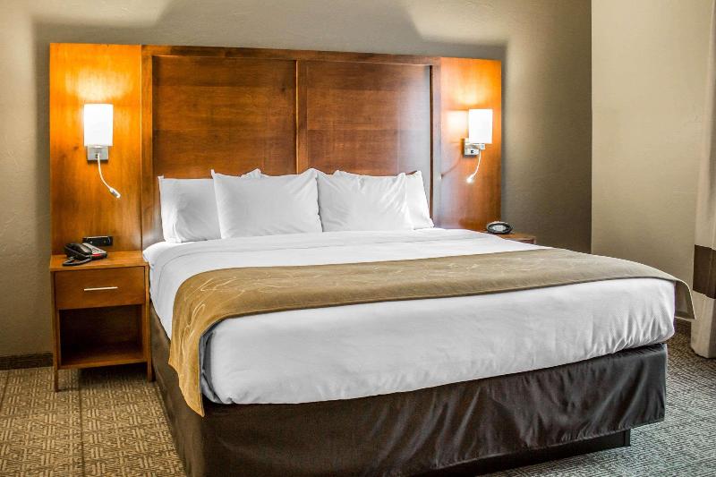 Comfort Suites Hartville-North Canton image