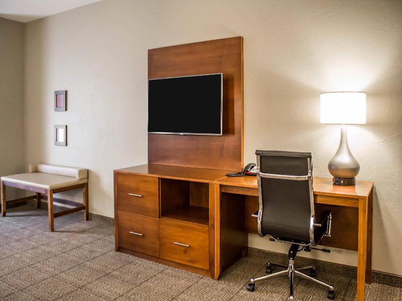 Comfort Suites Hartville-North Canton image