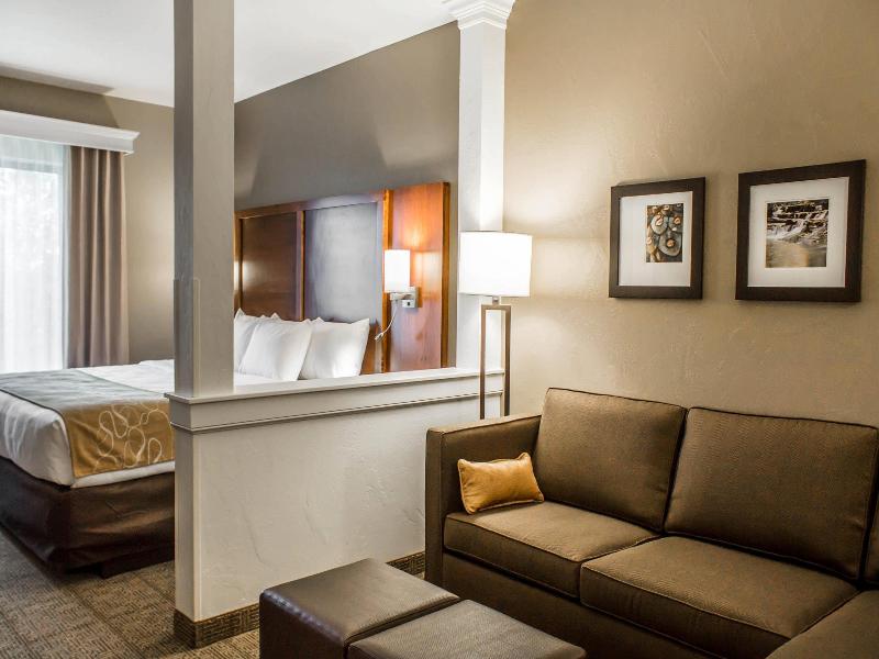 Comfort Suites Hartville-North Canton image