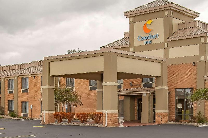 Comfort Inn Huntington Near University image