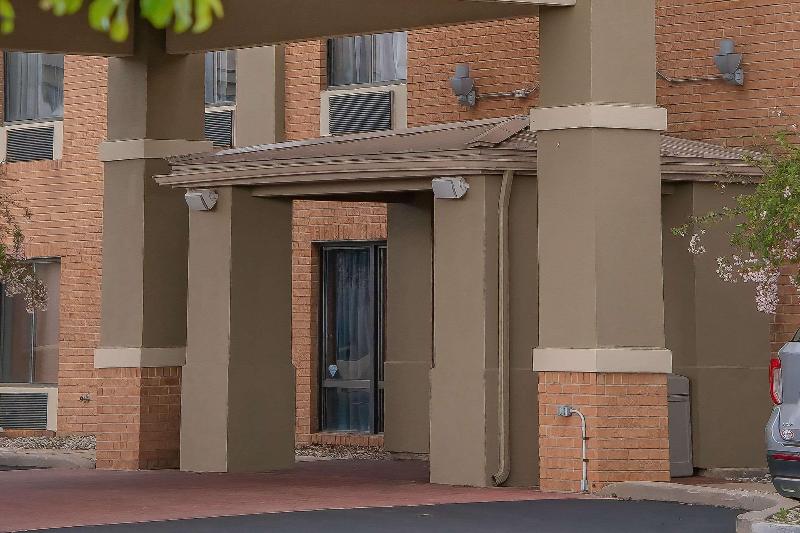 Comfort Inn Huntington Near University image