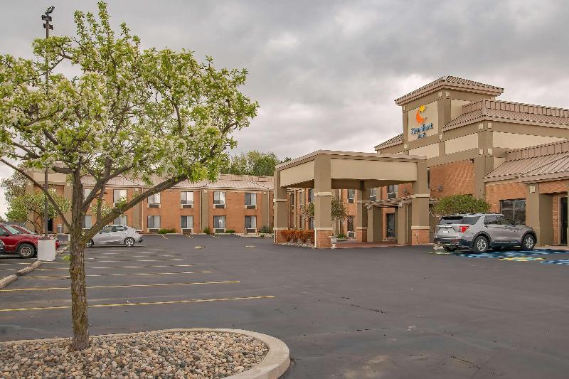 Comfort Inn Huntington Near University image