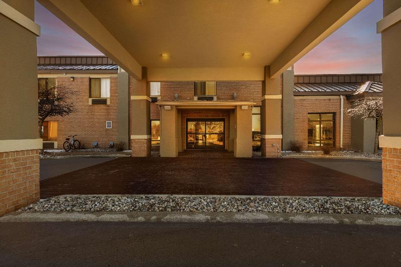 Comfort Inn Huntington Near University image