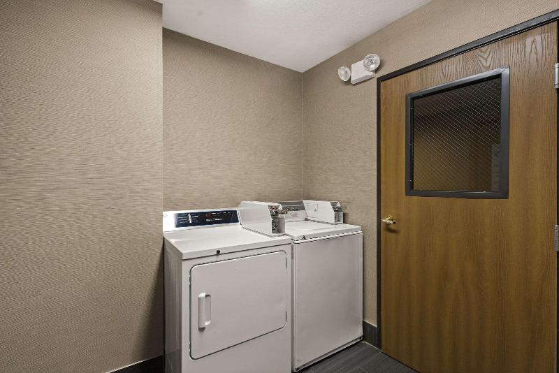 Comfort Inn Huntington Near University image