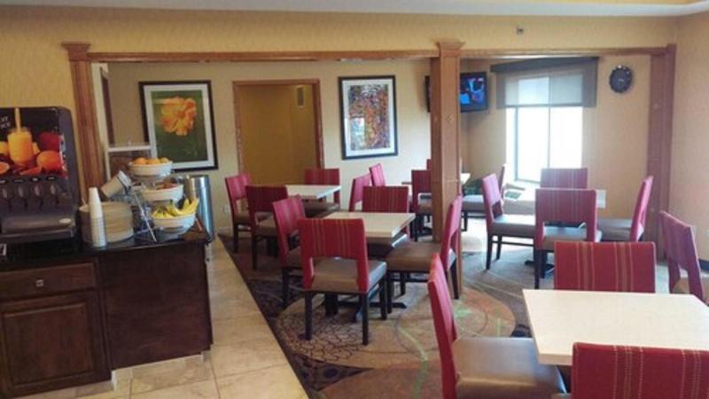 Comfort Inn Huntington Near University image