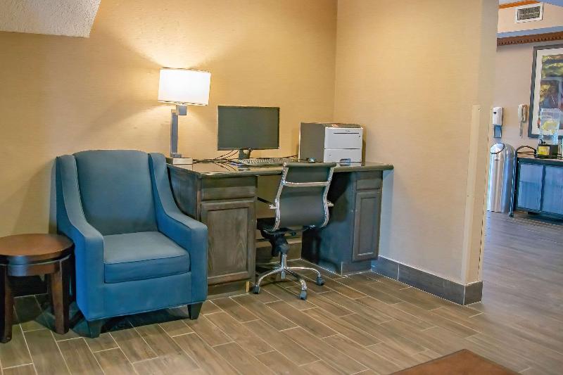 Comfort Inn Huntington Near University image
