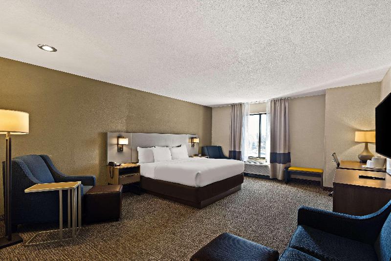 Comfort Inn Huntington Near University image