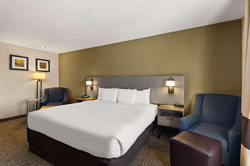 Comfort Inn Huntington Near University image