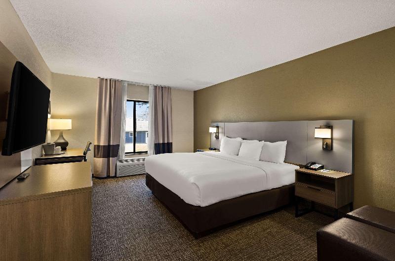 Comfort Inn Huntington Near University image