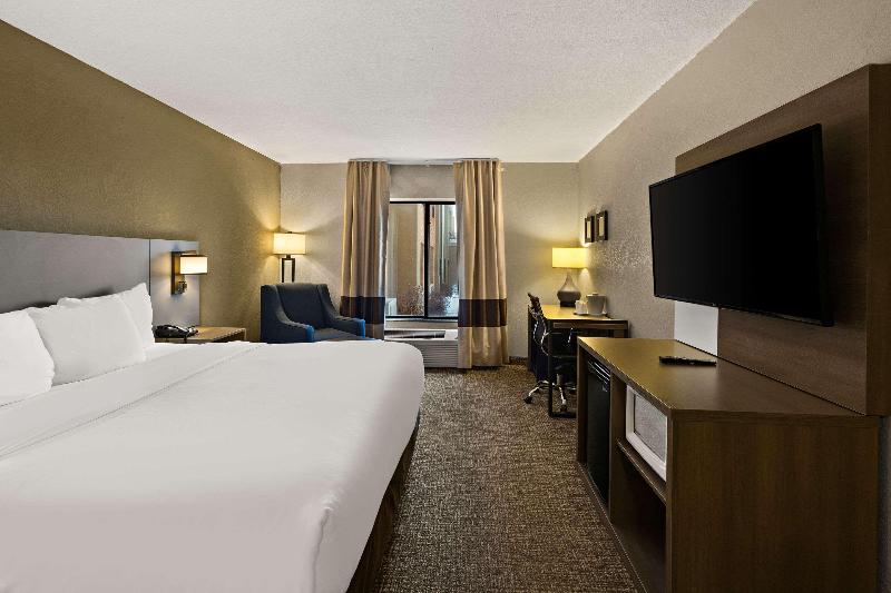 Comfort Inn Huntington Near University image