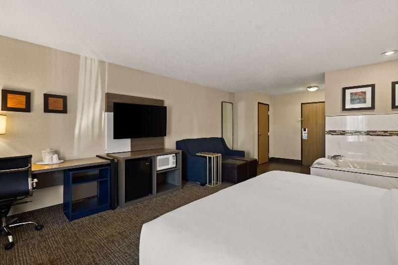 Comfort Inn Huntington Near University image