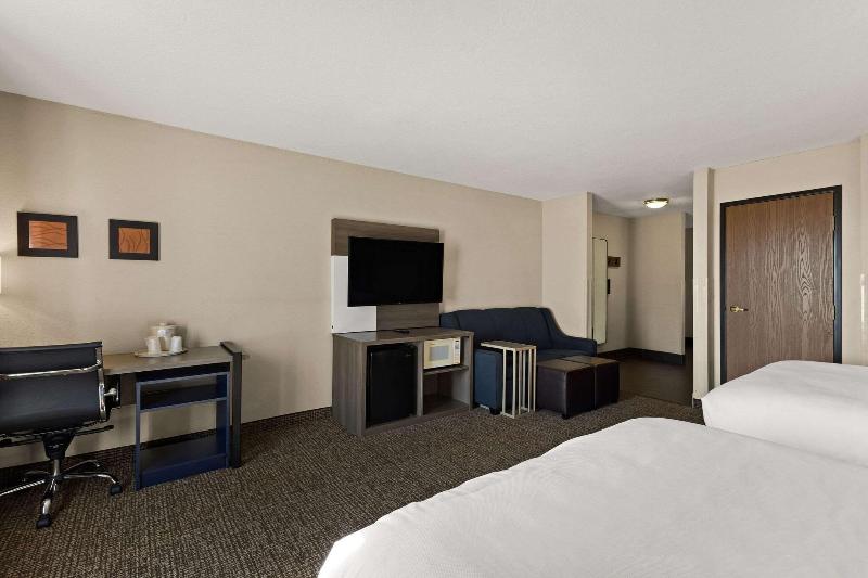 Comfort Inn Huntington Near University image