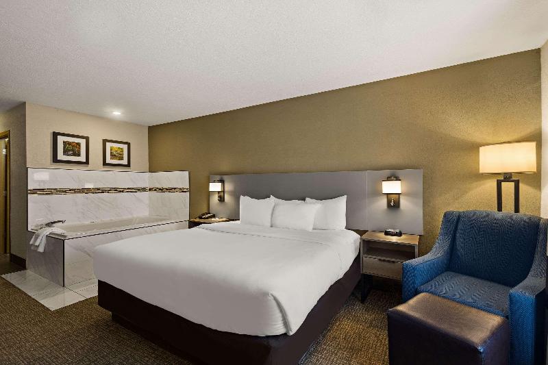 Comfort Inn Huntington Near University image