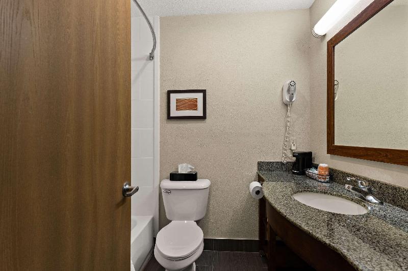 Comfort Inn Huntington Near University image